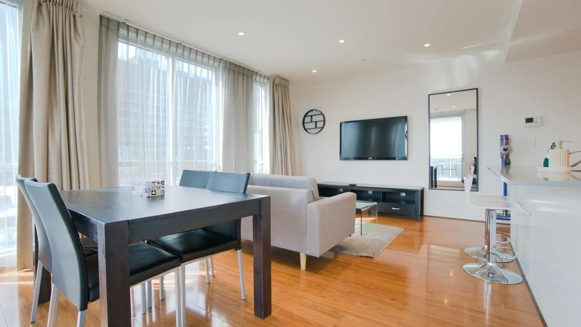 Amyra Residences At The Rowlands Apartments Adelaide Aparthotel